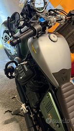 Moto guzzi BOBBER V9 centenario 2023