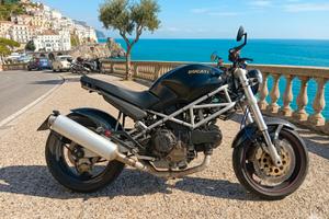 Ducati Monster custom molto potente