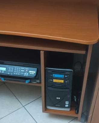 scrivania porta computer