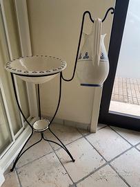 Catino antico in terracotta e ferro battuto