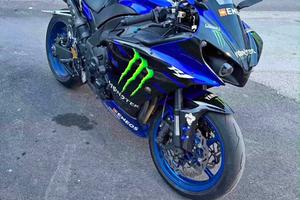 Yamaha r1