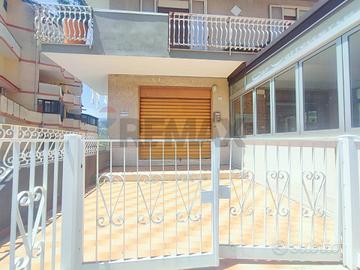 Locale Commerciale - Gaggi