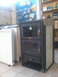 Termostufa  con  forno  a legna, 20 kW