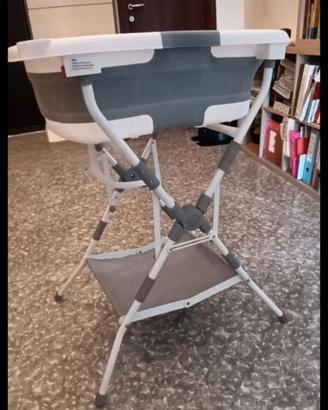 Vaschetta bagno neonato pieghevole con supporto e