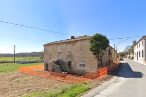 Immobile in asta di 500 m² con più di 5 locali a M