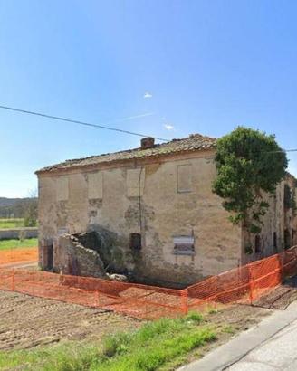 Immobile in asta di 500 m² con più di 5 locali a M