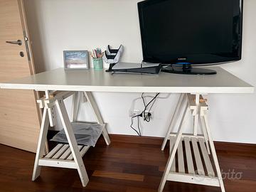 Scrivania bianca IKEA