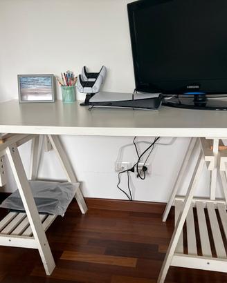 Scrivania bianca IKEA
