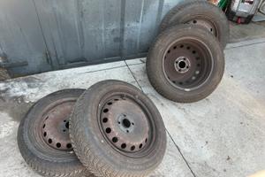 Treno 4 Ruote complete 15” Pneumatici 4 stagioni