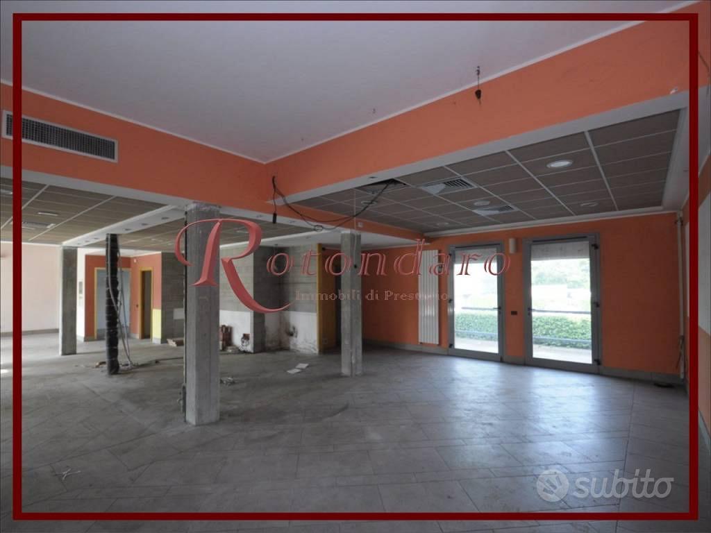 Immobile di 125 m² con 1 locale a Buccinasco - Vista 3