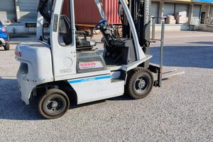 Carrello elevatore muletto diesel