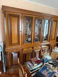 Vetrina tavolo sedie