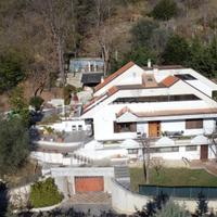 Casa indipendente con corte privata e garage