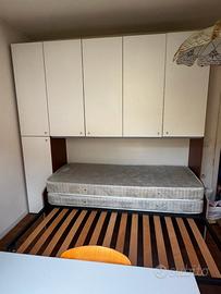 Grande armadio+letto con due materassi