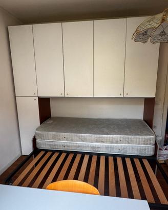 Grande armadio+letto con due materassi