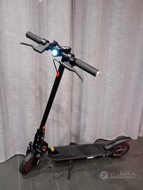 Monopattino elettrico vivobike.