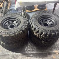 Gomme 265/75 r15 + cerchi