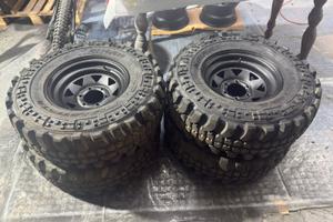 Gomme 265/75 r15 + cerchi