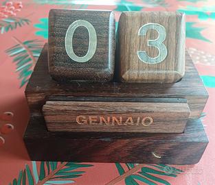 calendario da scrivania in legno vintage 
