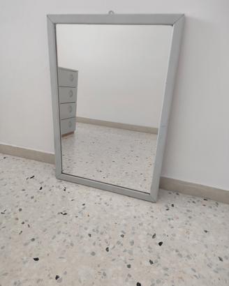 Specchio da parete con cornice in legno