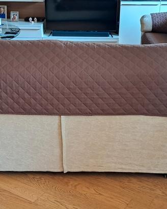  Coppia di divani in tessuto 