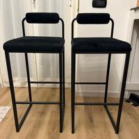 Coppia sgabelli da bar neri con seduta imbottita