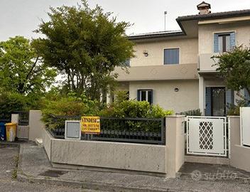 Spaziosa villa con ampii spazi