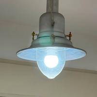 Lampada a sospensione industriale