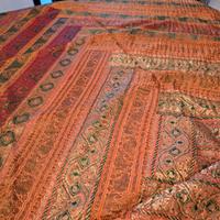 Preziosa tovaglia etnica cm. 150X215