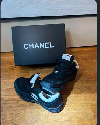 Chanel runner