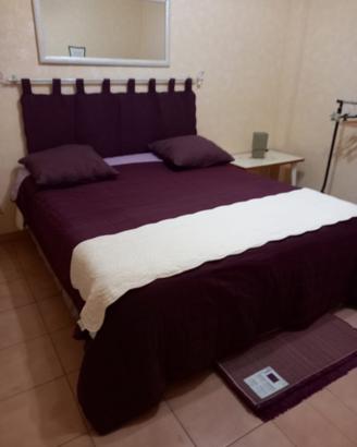 Letto matrimoniale con materasso e accessori