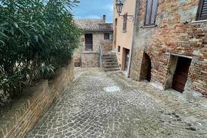 Casa castelleone di suasa ( ancona)
