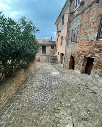 Casa castelleone di suasa ( ancona)