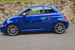 Auto in eccellenti condizioni motore, carrozzeria