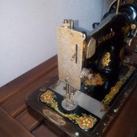 Macchina da cucire portatile Singer con custodia