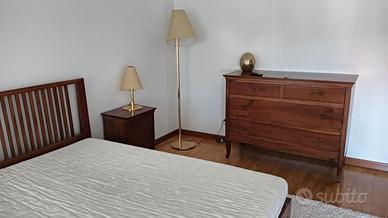 Lampada a stelo e lampadine da comodino