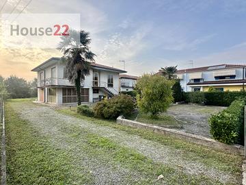 !!! CASA SINGOLA di Mq 230 con ampio giar