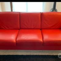  divano rosso in vera pelle 