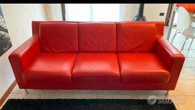 divano rosso in vera pelle 