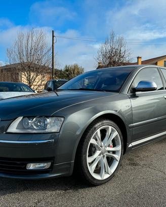 Audi A8 S8 5.2 V10 quattro tiptronic