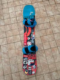 Tavola snowboard e attacchi