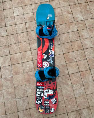 Tavola snowboard e attacchi