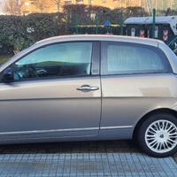 Lancia y 1.4 gpl