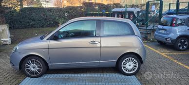 Lancia y 1.4 gpl