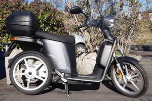 Scooter elettrico Askoll Es3 2 posti