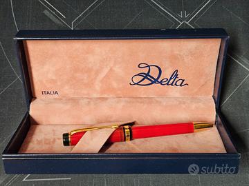 Penna a sfera Delta rossa oro con astuccio