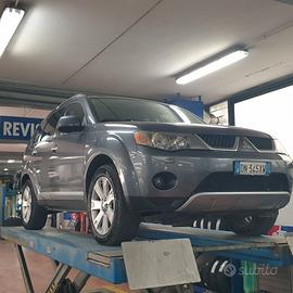 MITSUBISHI OUTLANDER 2.2 DI -D  Instyle 7 posti.