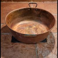 pentola in rame antica