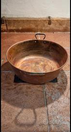 pentola in rame antica