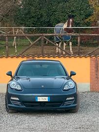 Porsche panamera 4